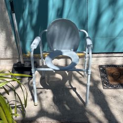Shower Chair And Toilet 
