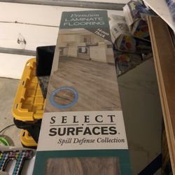 Laminate flooring 25sqft