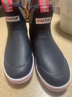 XtraTuf Size 8 Deck Boot