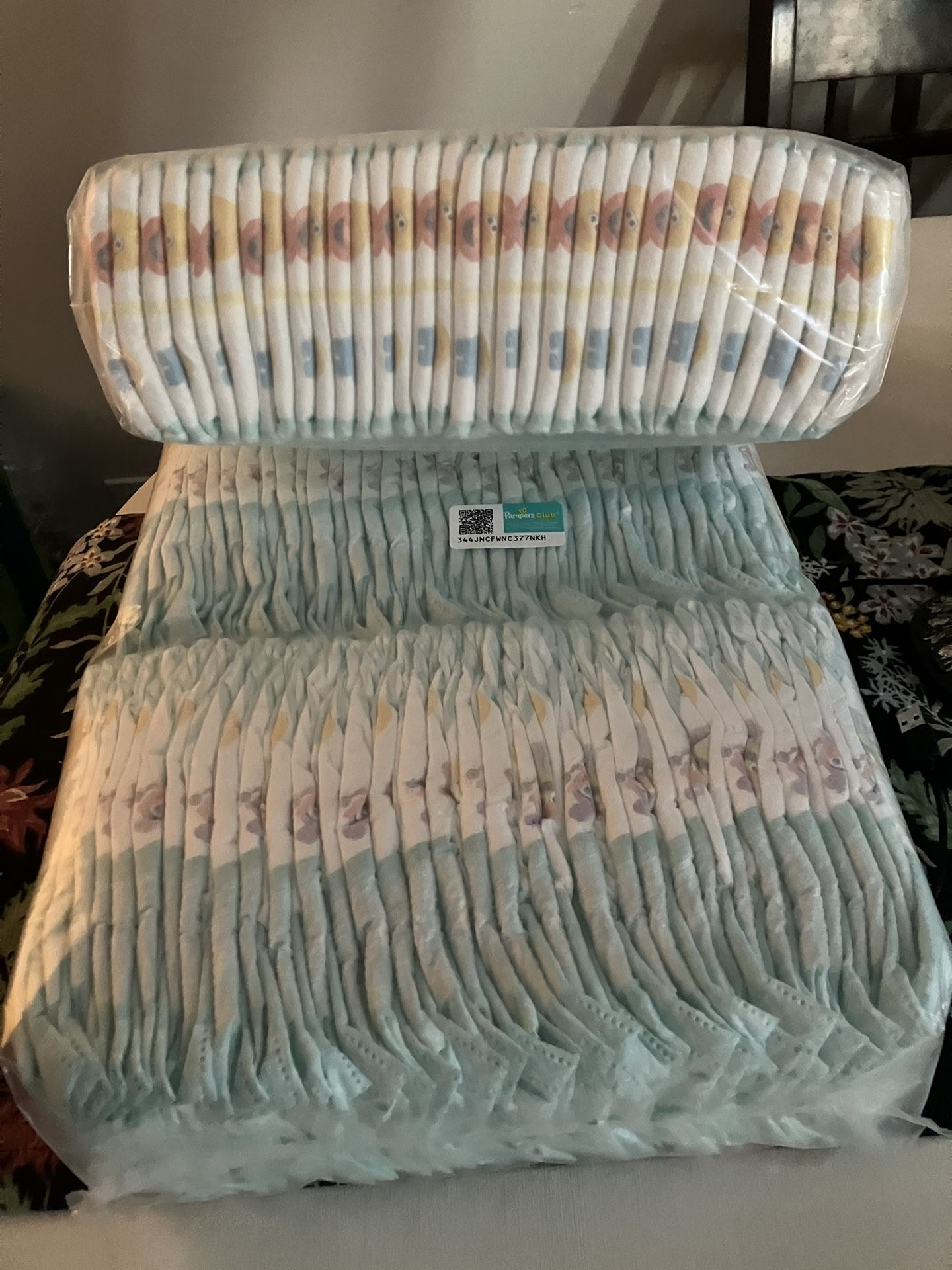 128 Count Of Pampers Size One 