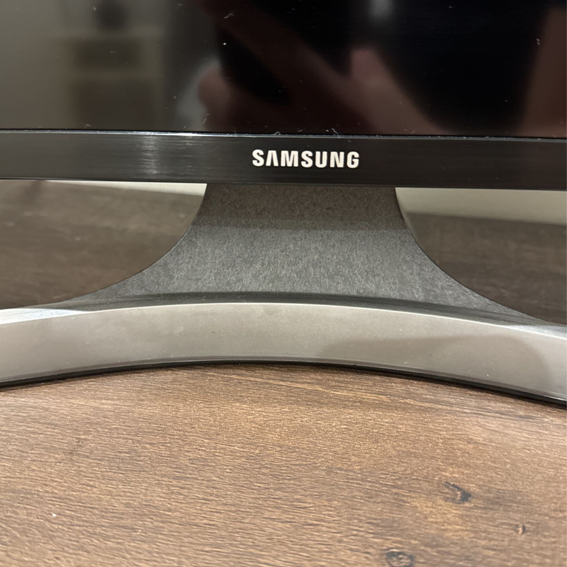 Samsung 55” Curved TV for Sale in Chicago, IL OfferUp