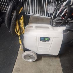 Tennant Professional Upholstery Cleaning Machine 