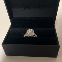 2.5 Karat Diamond Wedding Ring And Band