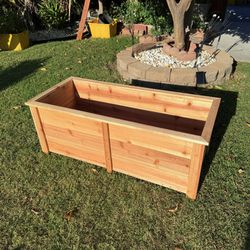 Planter Box/Planters/Garden Beds/Wooden Planter