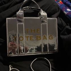 THE TOTE BAG
