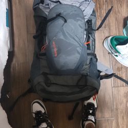 Brand New ( Kelty Perfect Fit Redstone ) Back Back ,Dark Shadow 33 x 17 x 14 inches 