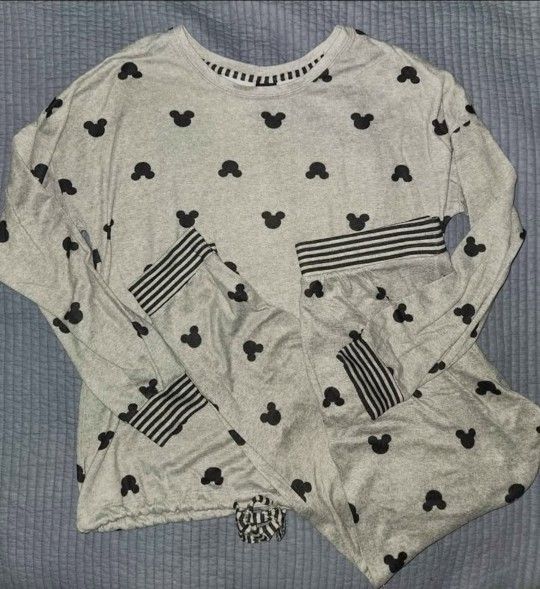 Mickey Mouse Disney women's clothes pajamas size medium