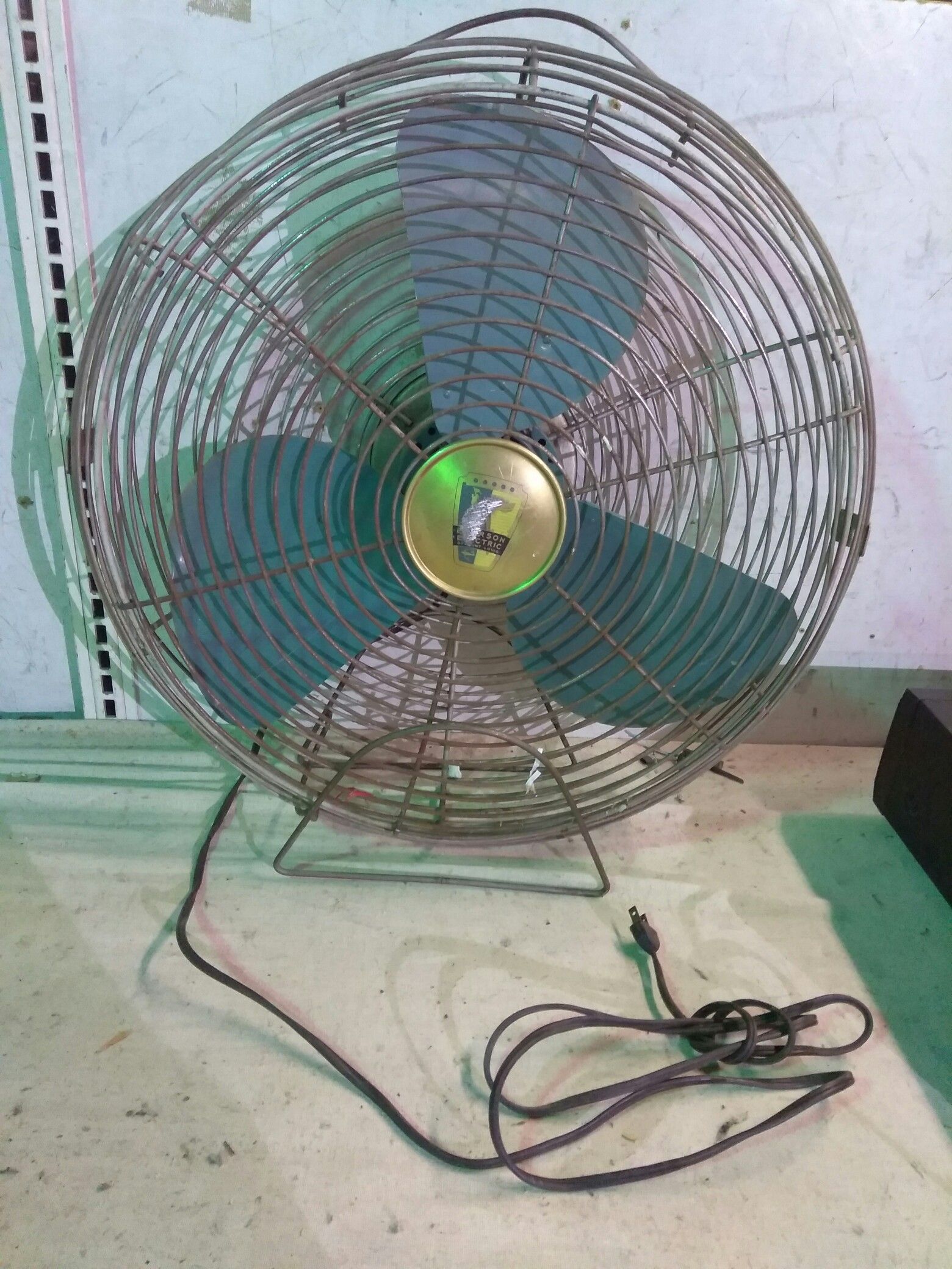READ DETAILS LARGE VINTAGE EMERSON FAN 22"