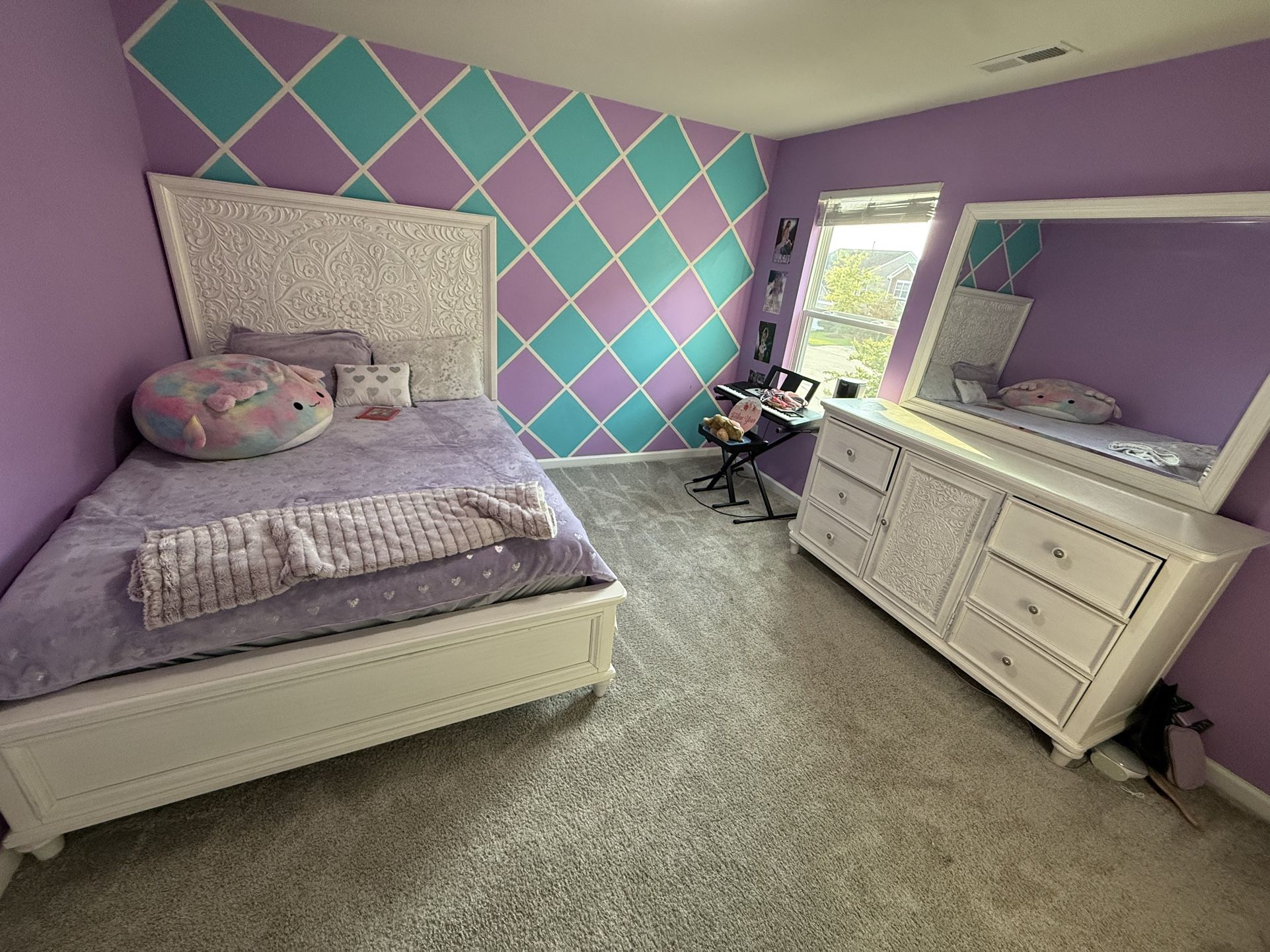 Queen Bed With frames , Matters And Dressing Table