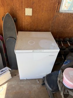 Insignia freezer