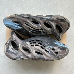 Adidas Yeezy Foam Runner MX Cinder