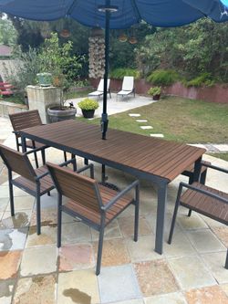 Outdoor dinning table