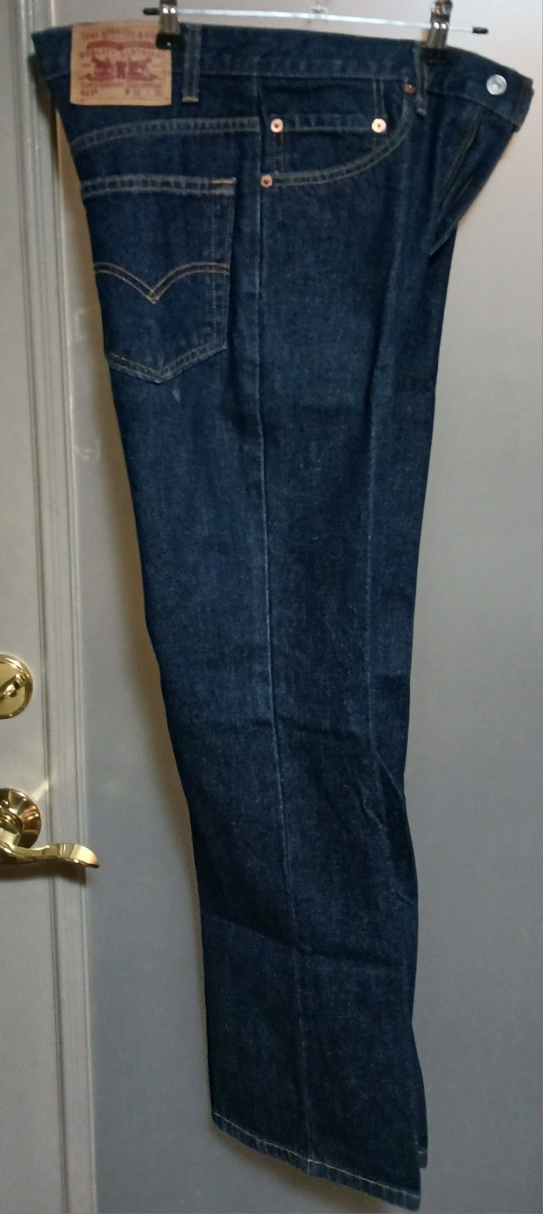 LIKE NEW MEN'S LEVI STRAUSS & CO. BRAND BLUE JEANS SIZE 32Wx30L