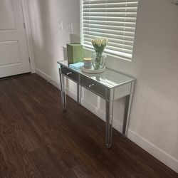Entry way table
