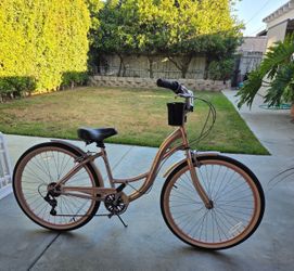 Women’s beach cruiser