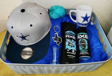 DALLAS COWBOYS GIFT BASKET. ( PICK UP IN MODESTO.)
