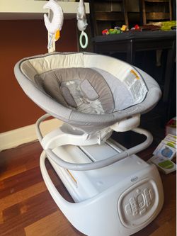 Graco Sense2Soothe Baby Swing – Gently Used