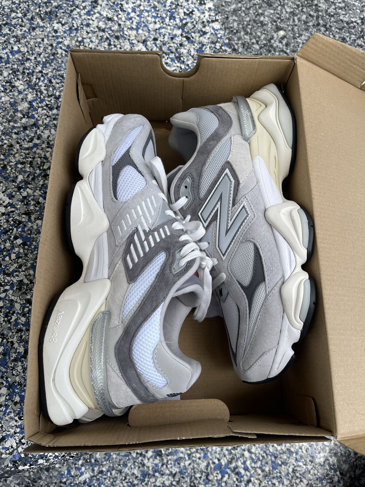 New Balance 9060