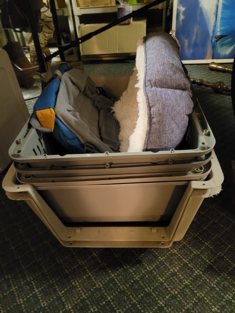 Dog Kennel Carriers
