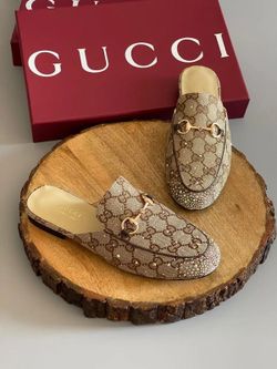 Size 43 Slippers Gucci