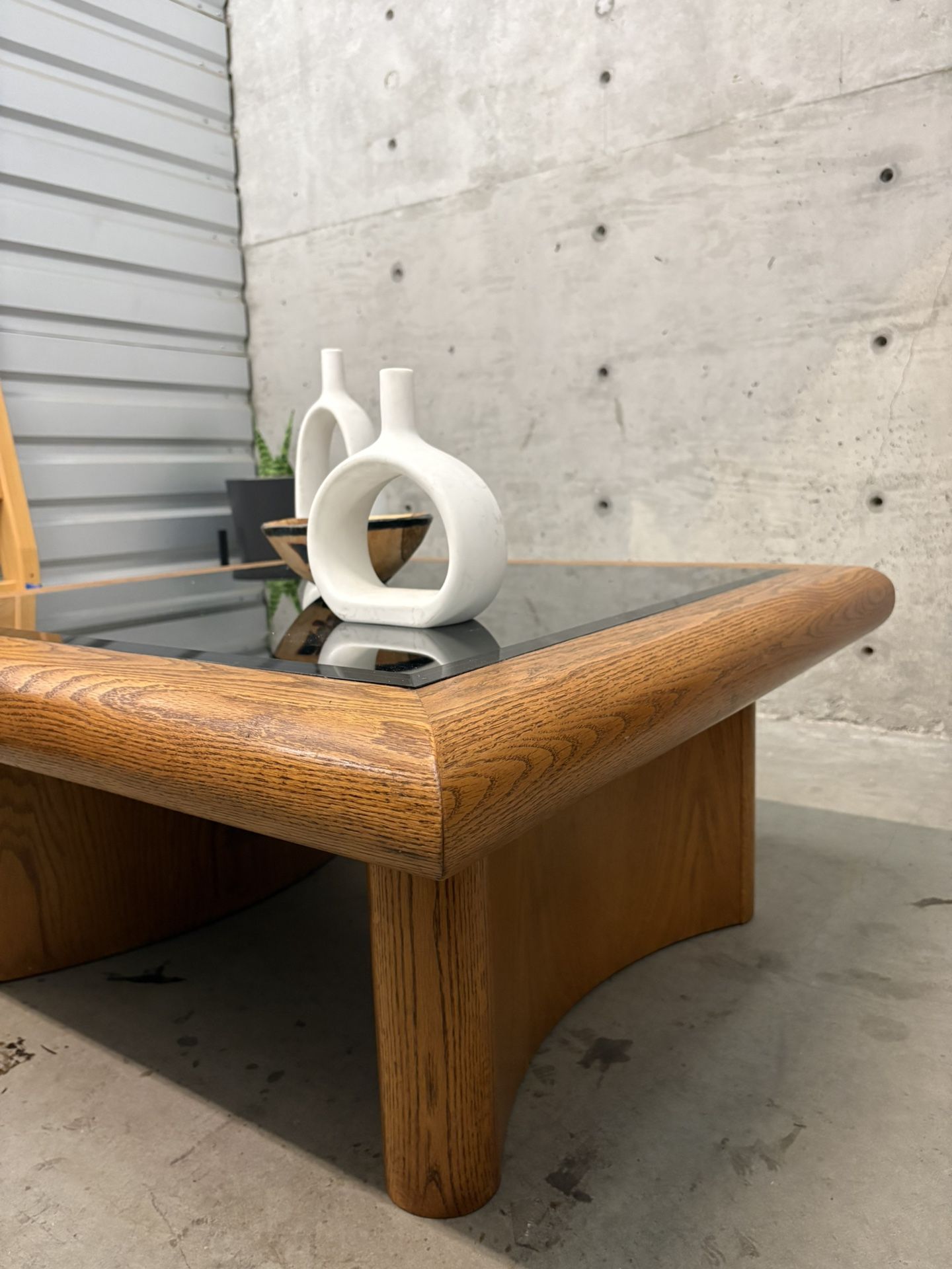 LARGE OAK POMO COFFEE TABLE WITH MIRRORED GLASS (DELIVERY AVAILABLE)