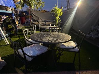 Round Cast Aluminum Patio Table and Chairs Set