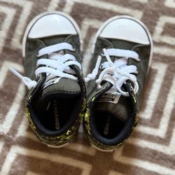 Baby/Toddler Converse (size 6)