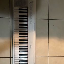 YAMAHA NP-12 61-key Portable Electric Keyboard 