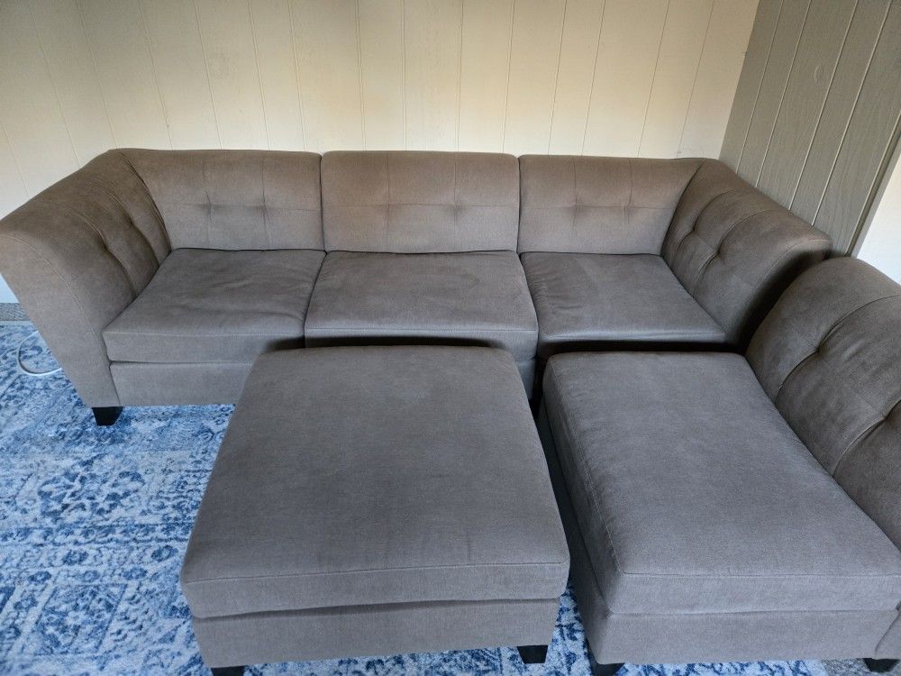 Jonathan Louis 5 Piece Sectional Couch Living Room Set