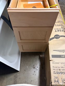 Hampton bay 18 in base kitchen cabinet  wood unfinished