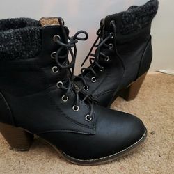 Black Women Boot Shoes Size 6.5