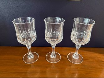 Red wine crystal stemware