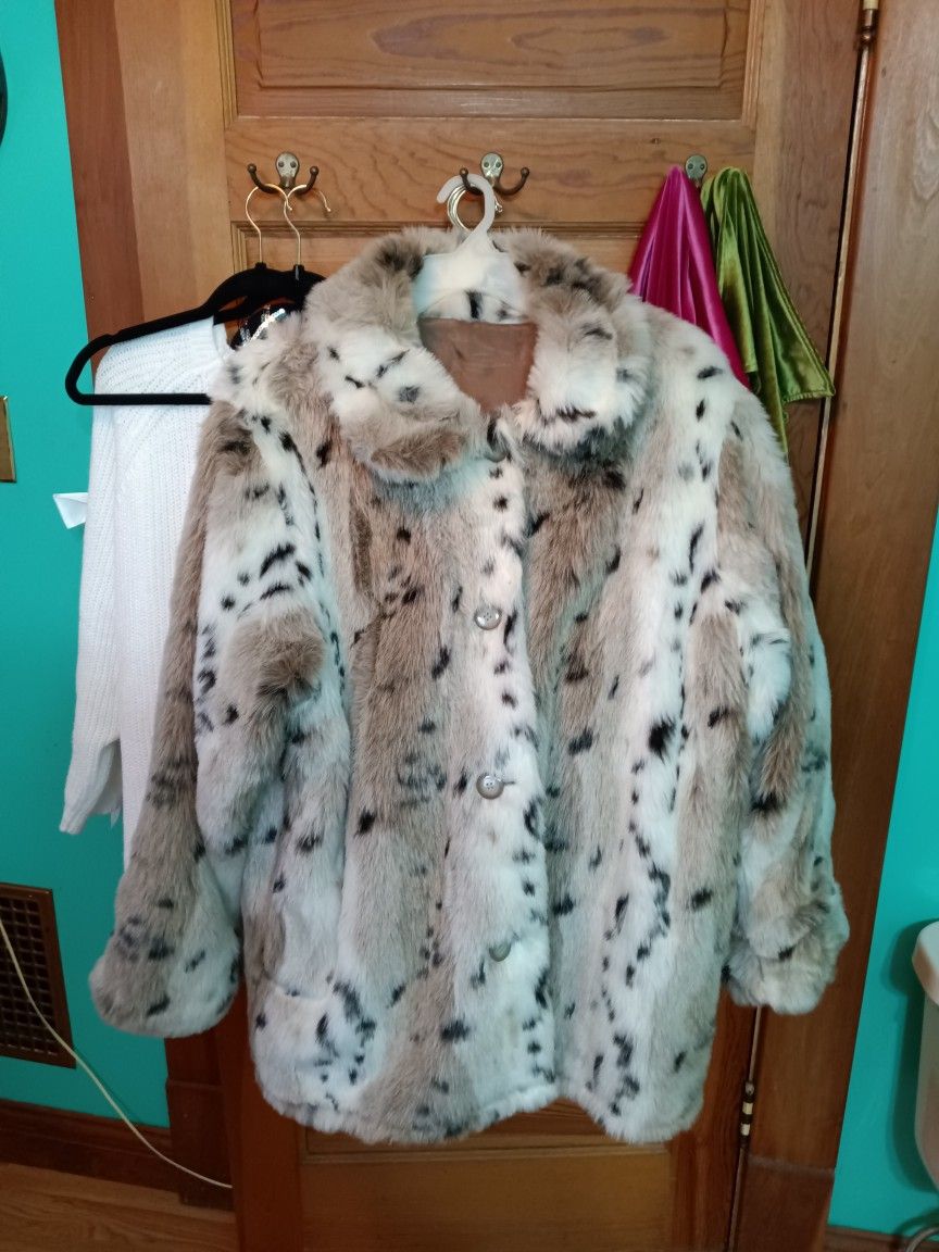 Plus Size 22 Thick Lynx Look Faux Fur Coat