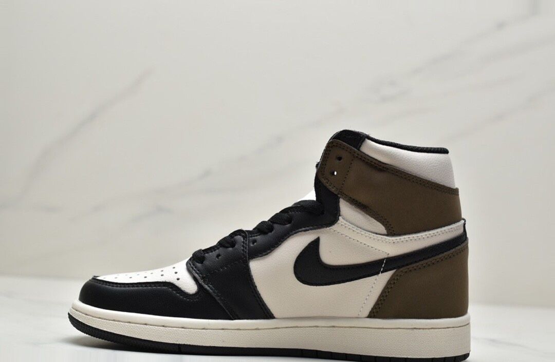 Jordan 1 High Dark Mocha 37 