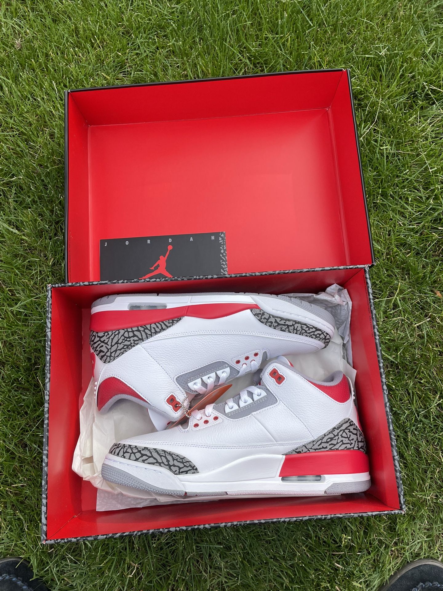 Size 10.5 - Jordan 3 Retro Mid Fire Red, Brand new w/ hand tag DN3707-160