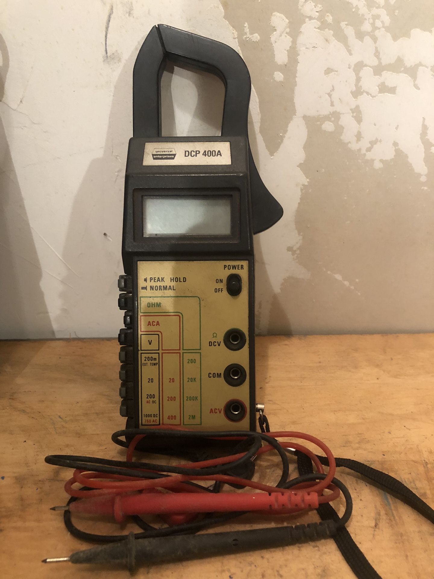 Electrical Meter - Digital Clamp On Tester w/hard case