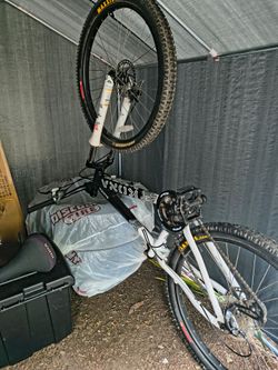 Dead stock Kona shed