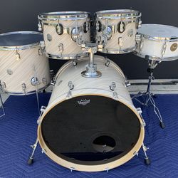 PDP Concept Maple Series 5pc Drum Set 22-16-12-10-14” Retails for $1299