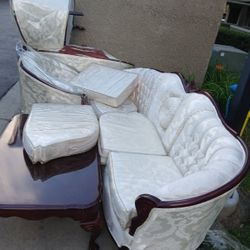 Couch With 2 Chairs. Like new !! TODAY ONLY !!! 