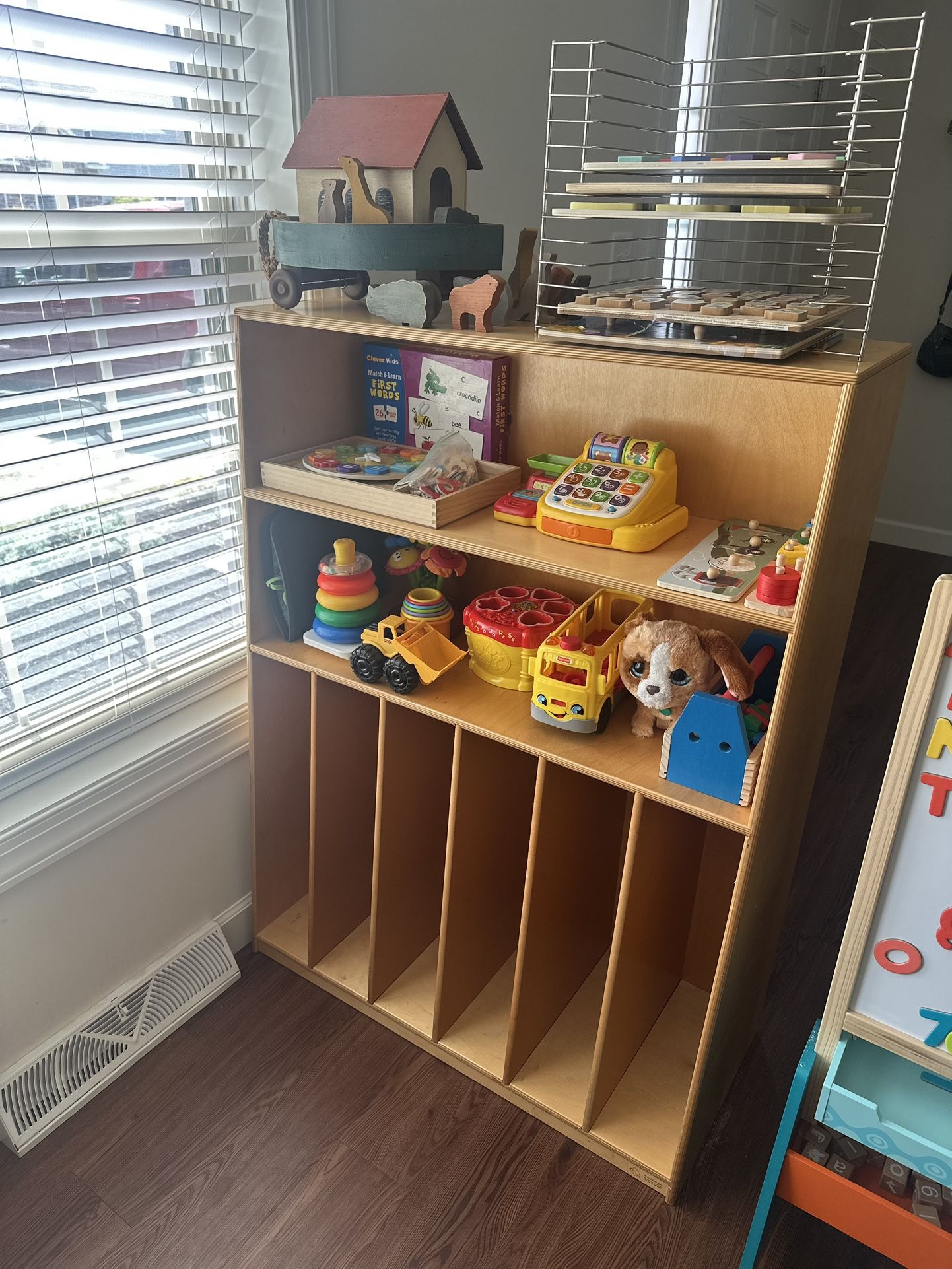 Daycare Kids Cubby Hardwood