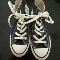 Converse Chuck Taylor High Tops, Youth Size 12.5 (Navy Blue)