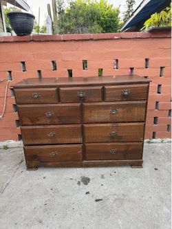 Dresser