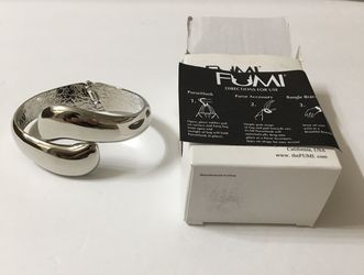 NWT Fumi Bracelet / Purse Holder, Fashion Purse Bangle