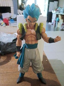 DBZ statue