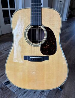 2023 MARTIN HD28 Acoustic Guitar