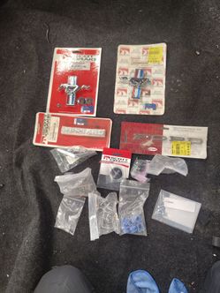 Parts 1960-70 Mustang badges