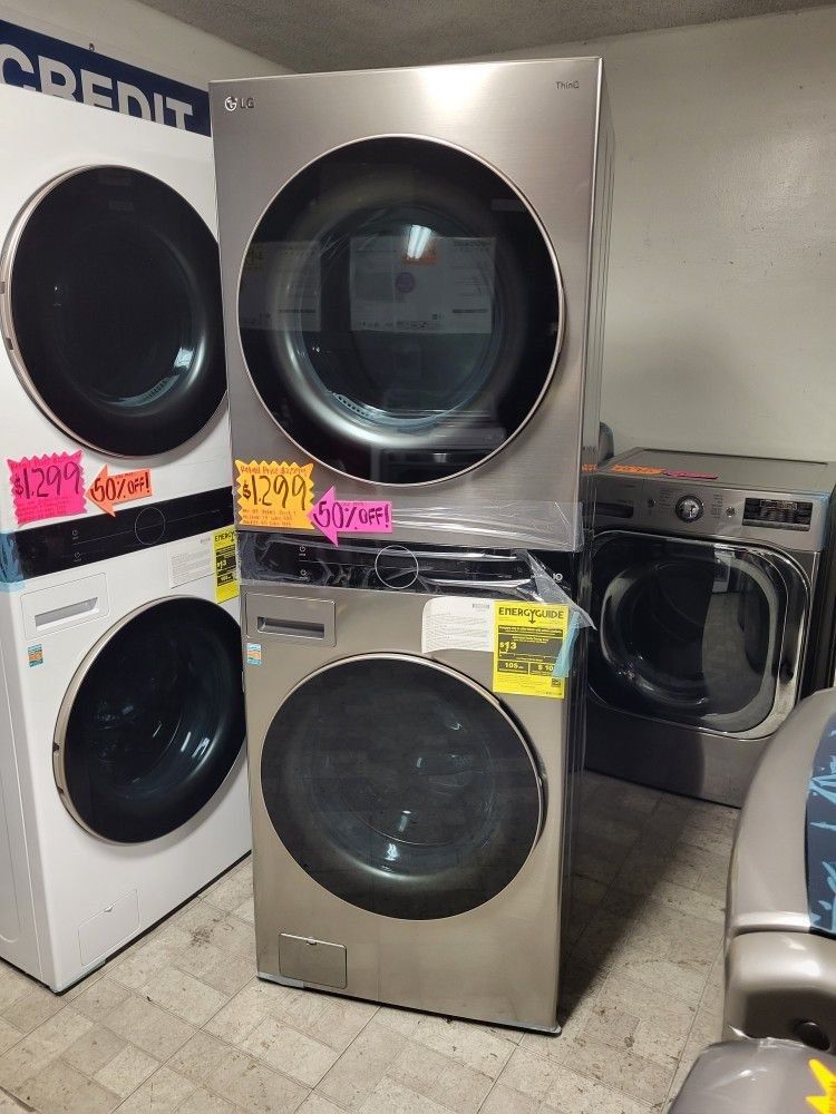 LG ThinQ WashTower Single Unit Front Load Washer 4.5 Cubic Feet Dryer 7