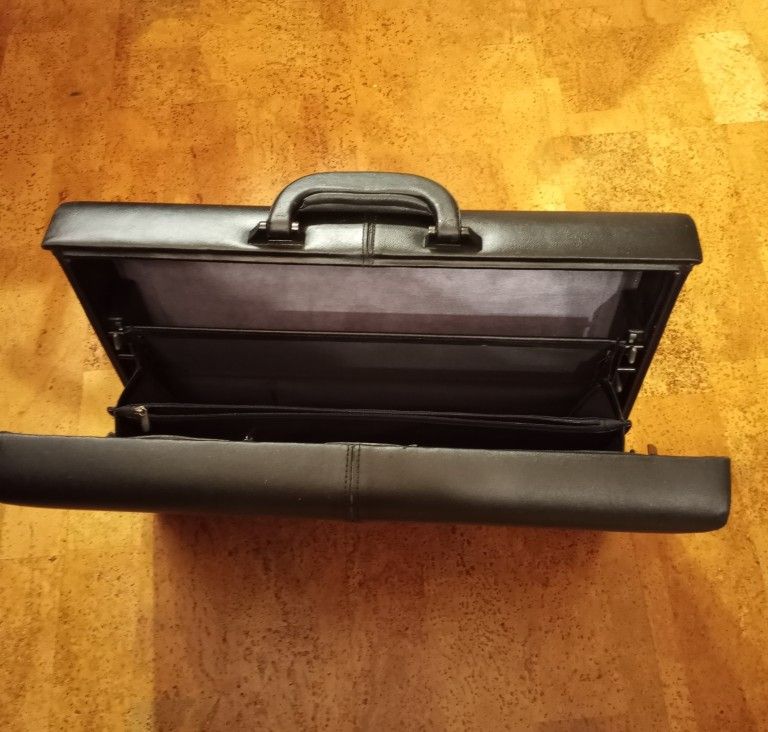 VINTAGE SAMSONITE QUANTUM LEATHER BRIEFCASE BLACK