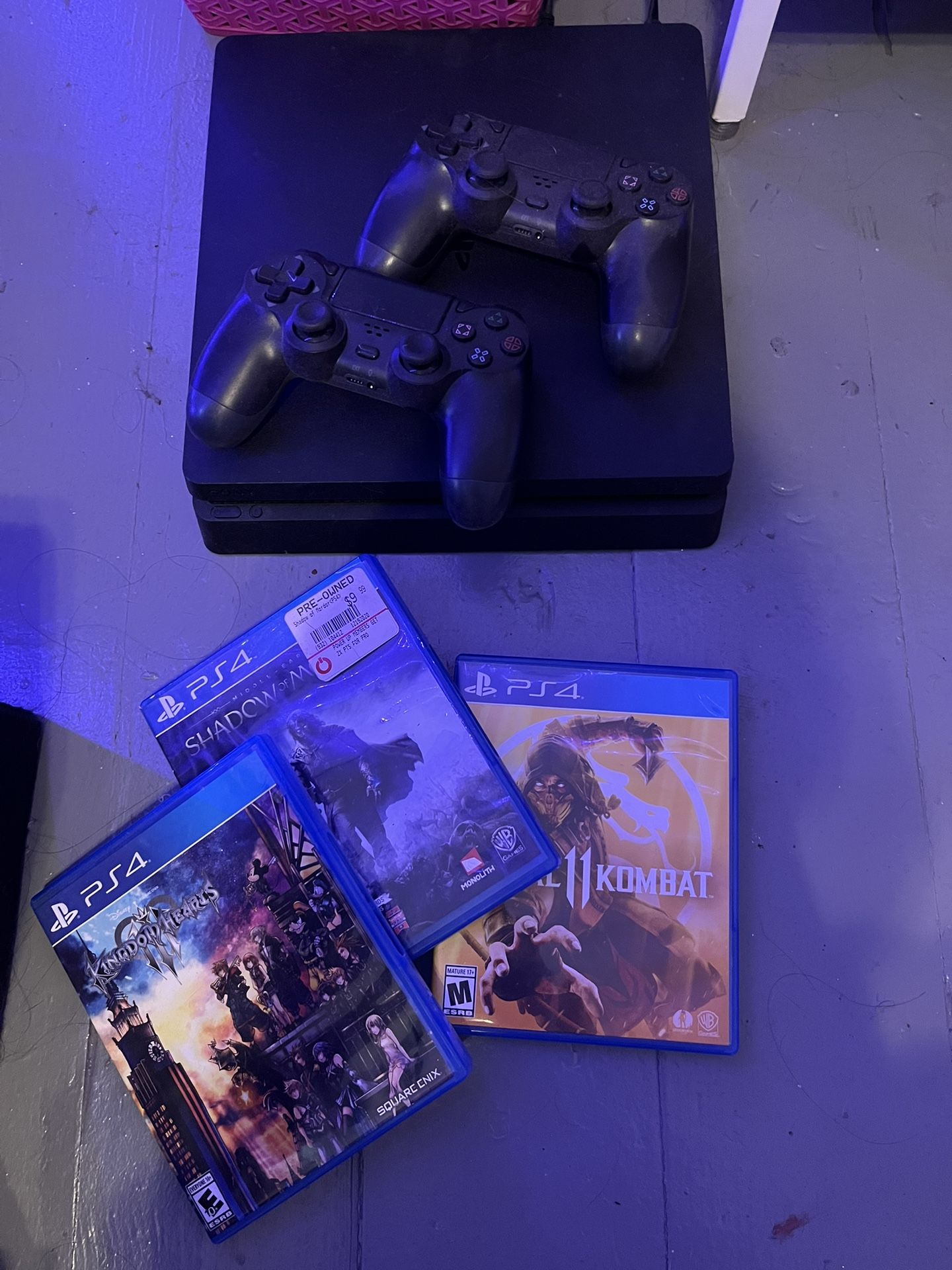 PS4 Console, Controllers And Game Set