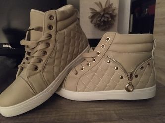 Shoes ..new Very comfortable ..